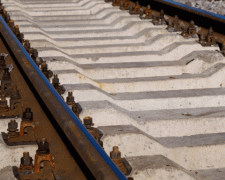 Питання кількох тижнів: росіяни добудовують залізничний міст неподалік Маріуполя