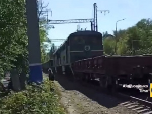 Під прицілом ЗСУ: окупанти запустили перший вантажний потяг з Маріуполя у Волноваху