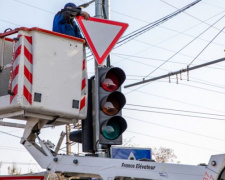 На мариупольских дорогах установили 28 «умных» светофоров