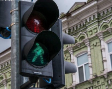 Современные светофоры, видеокамеры и ремонт дорог: как в Мариуполе реконструируют центральные улицы (ФОТО+ВИДЕО)