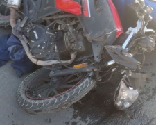 В Мариуполе под колеса автомобиля попал 17-летний мотоциклист