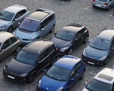 Мариупольский горсовет заработал 215 тыс. грн на продаже подержанных автомобилей
