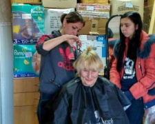 В Мариуполе запустили социальную парикмахерскую (ФОТО)