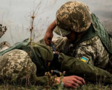 В Донбассе подорвались двое украинских военных