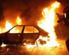На Донетчине в результате ДТП загорелся автомобиль: есть пострадавшие