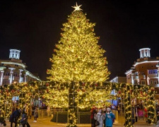 Мариупольскую елку признали самой красивой в Украине