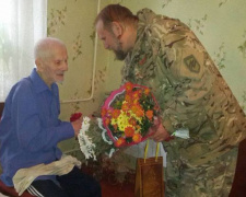 Мариупольцы поздравили долгожителя со 103-летием (ФОТО)