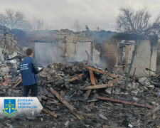Окупанти серед ночі вдарили ракетами по будинках у Селидовому – поранені люди