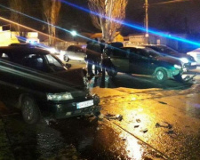 Авария на «встречке»: в ДТП в центре Мариуполя пострадали два водителя (ФОТО)