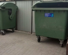 В Мариуполе отремонтируют почти сто площадок для мусорных контейнеров (ФОТО)