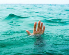 На Донетчине во время купания утонули ребенок и двое взрослых