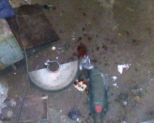 Житель Донецкой области распиливал «болгаркой» снаряд. Раздался взрыв (ФОТО)