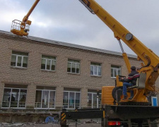 В обстрелянном Новолуганском в Донецкой области завершили аварийный ремонт школы и детсада