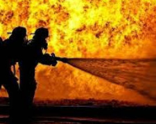 В мариупольскую больницу доставили мужчину с ожогами: пострадавший пытался самостоятельно потушить пожар