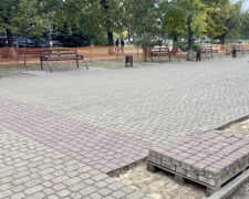 Участок возле мариупольского памятника реконструируют: заменят мощение и установят плиты