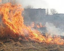 Под Мариуполем, как и во всей области зафиксирован рост пожаров