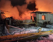 На Донетчине горел жилой дом и санаторий, в одном из пожаров погиб мужчина