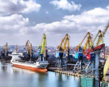 Почему грузооборот в Мариупольском порту сократился почти в три раза