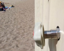 Мариупольские вандалы покуражились на европляже. Повреждено новое оборудование (ФОТОФАКТ)