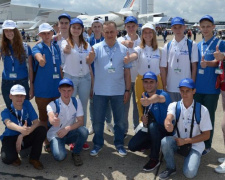 Школьники из Мариуполя побывали в Диснейленде и на масштабном авиашоу Ле Бурже (ФОТО)