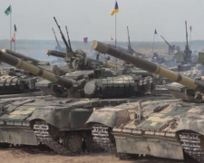 На полигоны Донбасса выехали танки (ВИДЕО)