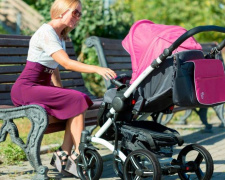 Мариупольчанка просит создать «парковки» для младенцев