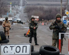 Боевики "ДНР" перекрыли  движение через свой пропускной пункт на южном направлении