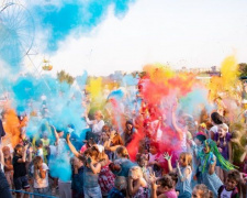 Фестиваль красок, пенная и пиратская вечеринки: как в мариупольском «Экстрим-парке» отметят праздники