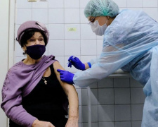 В Мариуполе открываются новые пункты вакцинации для жителей 60+