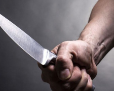 Полиция Донетчины применила оружие при задержании «метателя ножей», угрожавшего детям
