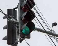 На мариупольских перекрестках устанавливают светофоры: где появятся новые?