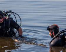 В водоёме Донетчины пиротехники на глубине в два метра обнаружили тело мужчины