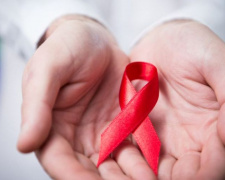Красная лента – как символ надежды: в Мариуполе – стремительный рост заболеваемости ВИЧ