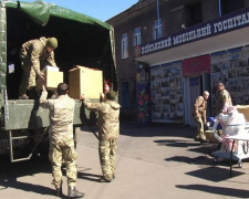 Военному госпиталю Мариуполя передали ортезы для раненых бойцов (ФОТО)