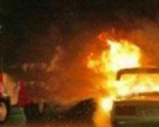В Мариуполе ночью загорелись автомобиль и кафе