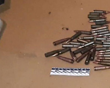 Мариуполец хранил в серванте боеприпасы для продажи (ФОТО)