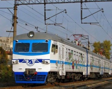 38 пригородных поездов в Донбассе начнут работу с первого июня