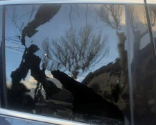 Мариупольскому депутату повредили автомобиль