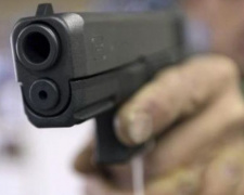 Мариупольская полиция разыскивает стрелка, ранившего двоих в кафе