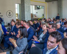Новые правила и идеи: в Мариуполе представили стратегию развития МСБ (ФОТО+ВИДЕО)