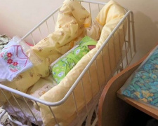 В Мариуполе новорожденные получили первые в своей жизни вышиванки (ФОТО)