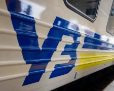 Поезда на Мариуполь движутся со сниженной скоростью, некоторые составы в Украине остановлены