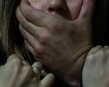 Жуткое изнасилование в Мариуполе. Окровавленная жертва вырвалась от мучителя только под утро