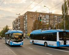 Пассажиров стало меньше: в Мариуполе приостановили работу троллейбусного маршрута