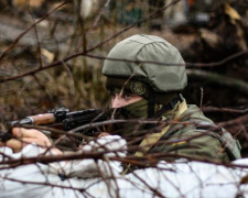 Боевики обстреляли украинские позиции в Донбассе: ранен военный