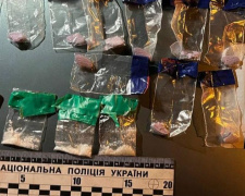 Соли, метадон и экстази: в Мариуполе за сутки разоблачили трех наркодельцов