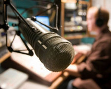 Две мариупольские радиостанции перевыполнили языковые квоты (ИНФОГРАФИКА)