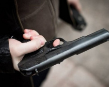 Грабители угрожали мариупольцу игрушечным пистолетом
