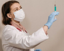 В Украине расширили перечень профессий, подлежащих обязательной вакцинации против COVID-19