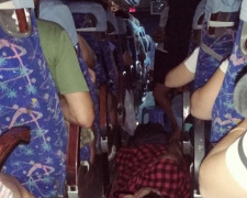 Пожилую пассажирку автобуса Одесса – Мариуполь заставили спать на полу (ФОТОФАКТ)